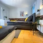 Spacious Apartment In Urban Location