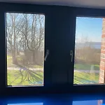 Urlaub Am Elbstrand - Wohnung In Blankenese Mit Naturblick