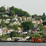 Peaceful Apartment- 3 Zi- Loggia & Garden In Blankenese-