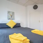 Beautiful 2 Bedroom Apartment Incl Parking