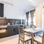 Cosy 2-Room Apartment In Urban Location