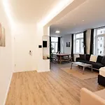 Hamburg Gem For 12
