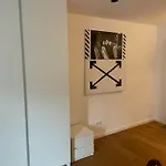 Eine Kleine Gemuetliche Wohnung