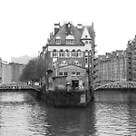 Modern, Ruhig, Gemuetlich: 2 Zimmer Wohnung In Bester Lage Nahe Alster + Stadtpark