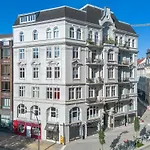 Park Lane Central Apartments