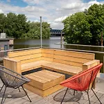 Dein Hausboot Off Fuer Deine Auszeit In Hamburg