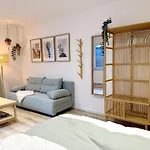 Gemuetliches 2 Zimmer Ambient Apartment Mit Queensize-Bett , Etagenbett& Schlafsofa In Alsternaehe