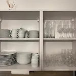 Apartment Kranich Mit 3 Zimmern, Top Infrastrukturlage Hh Langenhorn, Naehe Airport, Boxspringbetten Und Arbeitsplaetzen Mit Glasfaser Wlan
