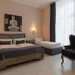 Hotel Commodore