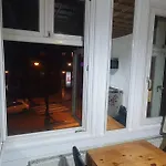 Larisa\'S Nr 12 Mit Parkplatz