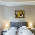 Art Apartments