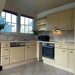 Spacious Apartment For 10