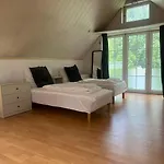 Spacious Apartment For 10