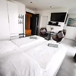 Hh 05 By Rockchair - Superhost Status - Modernes Apartment Mit Sonnigem Balkon & Premium Boxspringbetten In Winterhude - Hamburg Top Geheimtipp