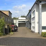 R B Apartment Hamburg Business Am Flughafen Fuer 1-5 Personen - Ideal Fuer Geschaeftsreisende Und Familien - Kueche - Waschtrockner - Smart Tv