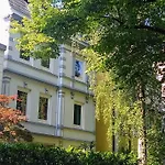 Alster City Garden Villa