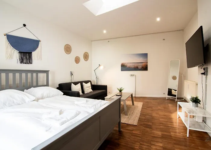Hamburg - 2 Bedrooms For Up To 11 Guests