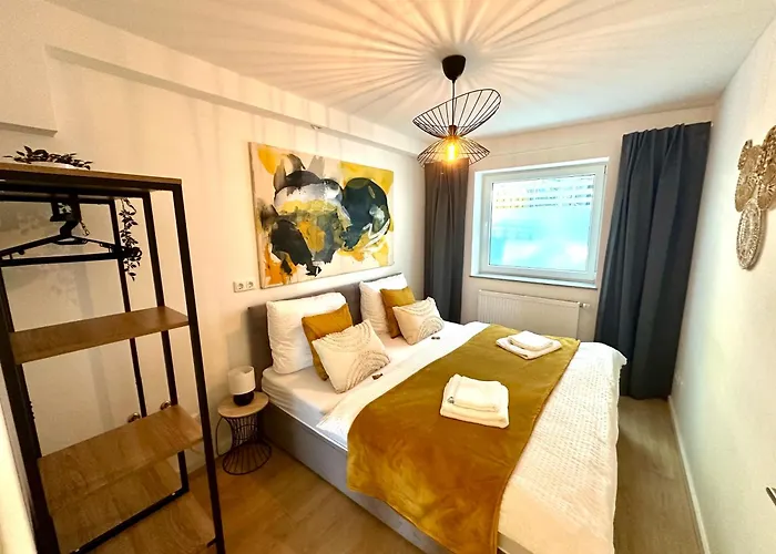 Stylisches 2-Zimmer Ambient Apartment In Alsternaehe Mit Kingsize-Bett & Schlafsofa
