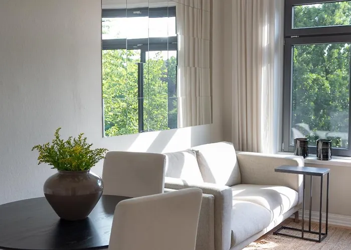 Modern, Ruhig, Gemuetlich: 2 Zimmer Wohnung In Bester Lage Nahe Alster + Stadtpark