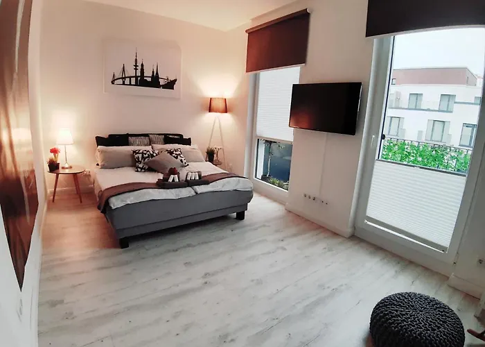 Harry Potter Musical fußläufig erreichbar, großes Zimmer mit Balkon, am Kanal, sehr zentral, Hafencity nah