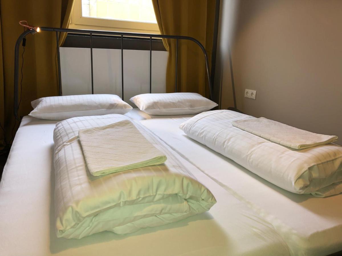 Goldhostel Hostel *