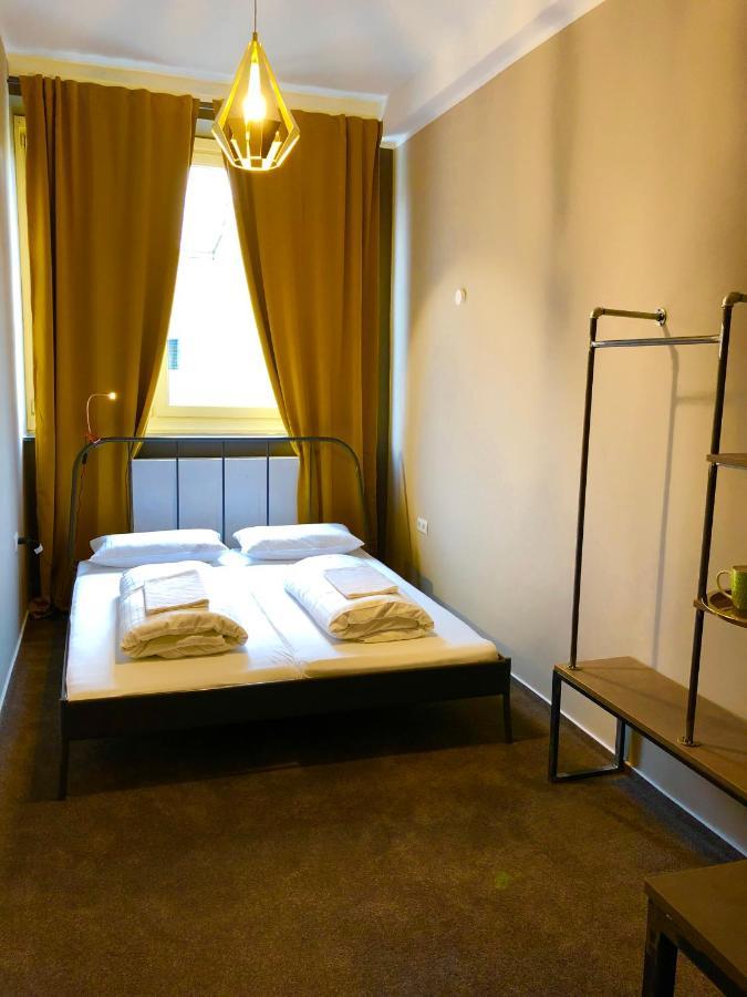 Hostel Goldhostel *
