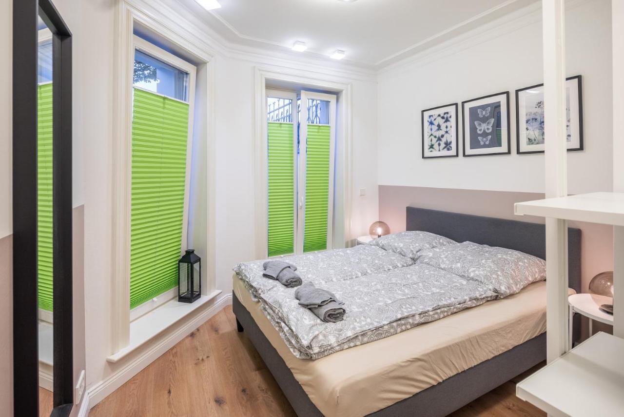 Appartement Generous Family-apartment With Two Seperate Bedrooms Close To The U-bahn Hamburg-Harburg