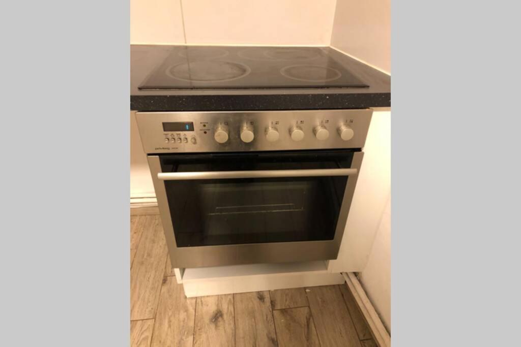 Gemuetliche 3-zkb Wc Souterrainwohnung In Bestlage Appartement
