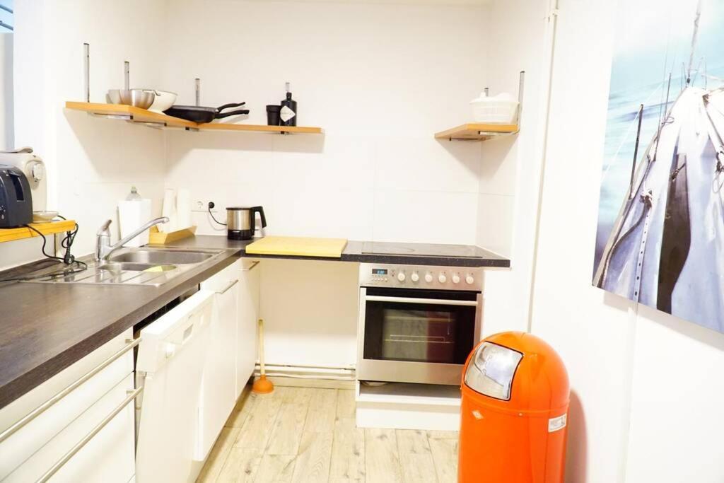 Gemuetliche 3-zkb Wc Souterrainwohnung In Bestlage * Hamburg-Harburg