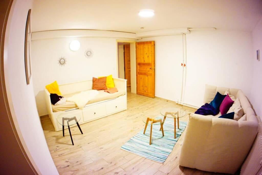 Gemuetliche 3-zkb Wc Souterrainwohnung In Bestlage Appartement Hamburg-Harburg
