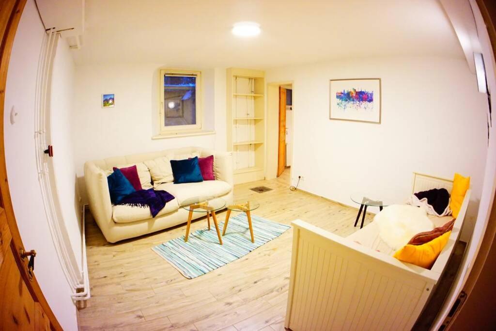 Appartement Gemuetliche 3-zkb Wc Souterrainwohnung In Bestlage Hamburg-Harburg