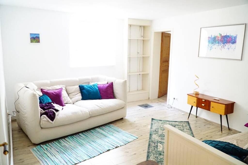 Gemuetliche 3-zkb Wc Souterrainwohnung In Bestlage Appartement