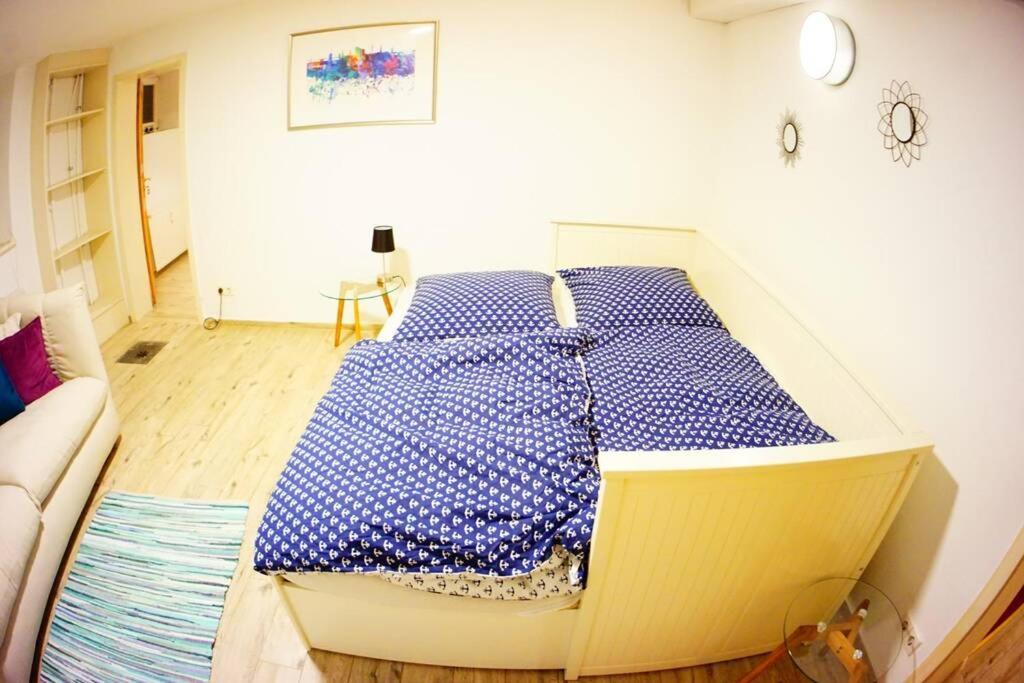 Appartement Gemuetliche 3-zkb Wc Souterrainwohnung In Bestlage