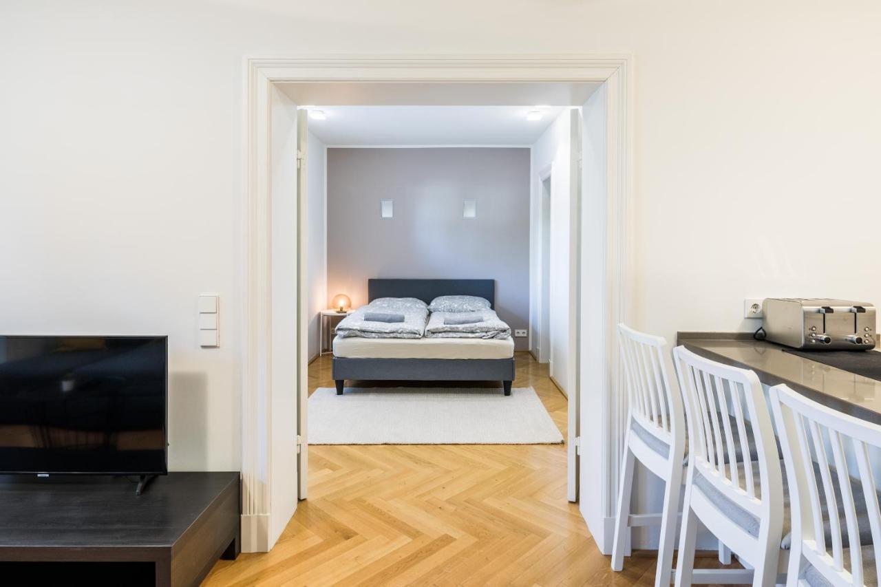 Apartment Stylish & Cosy Next To The U-bahn