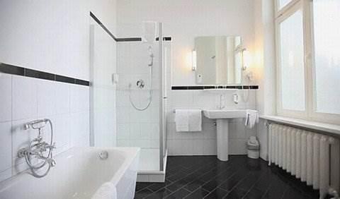 Novum Kronprinz Hauptbahnhof Hotel 3*
