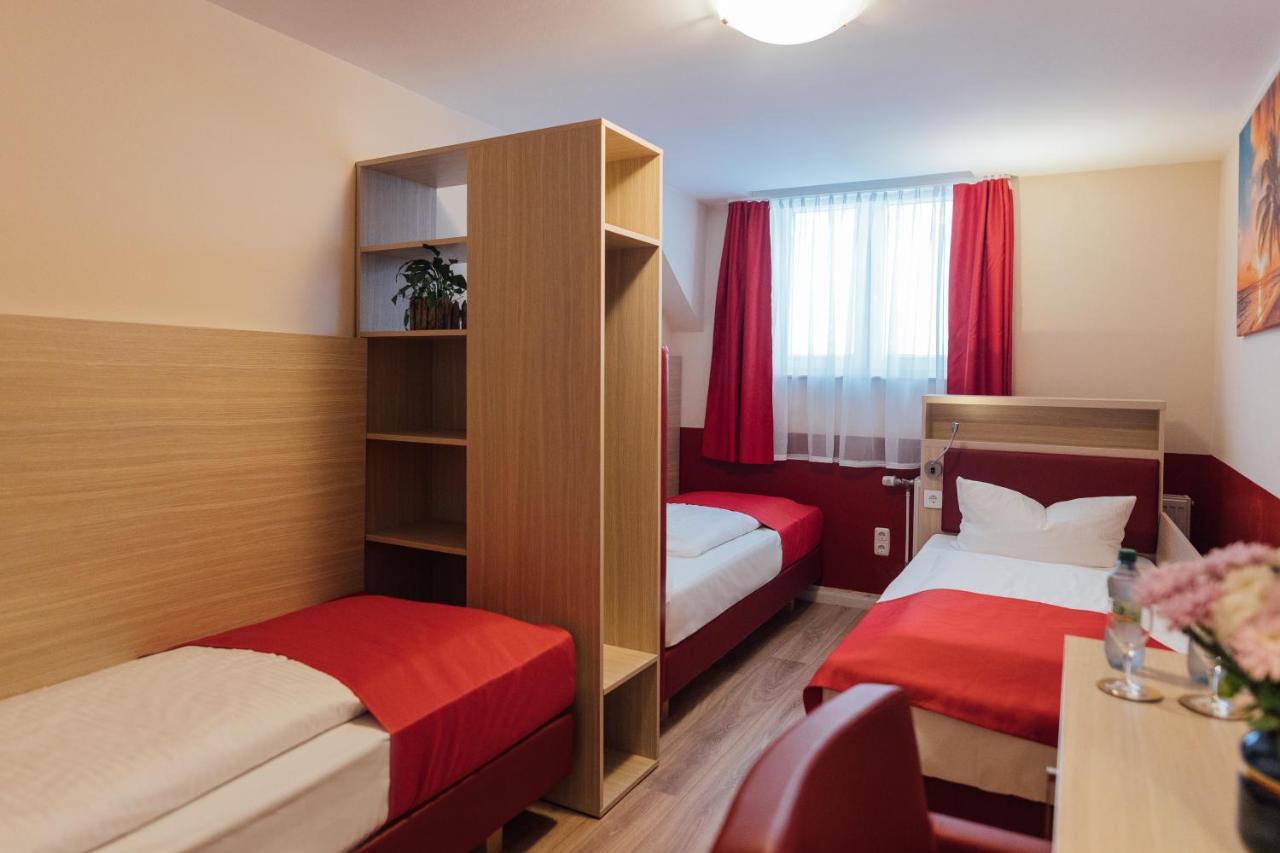Hotel Hamburger Perle 3*