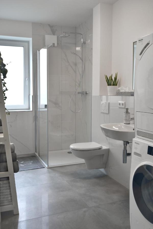 Apartment Familienfreundliche Neubauwohnung Mit Terrasse
