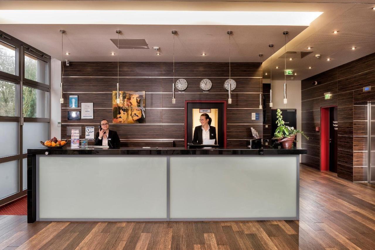 Western Plaza Hotel 4*