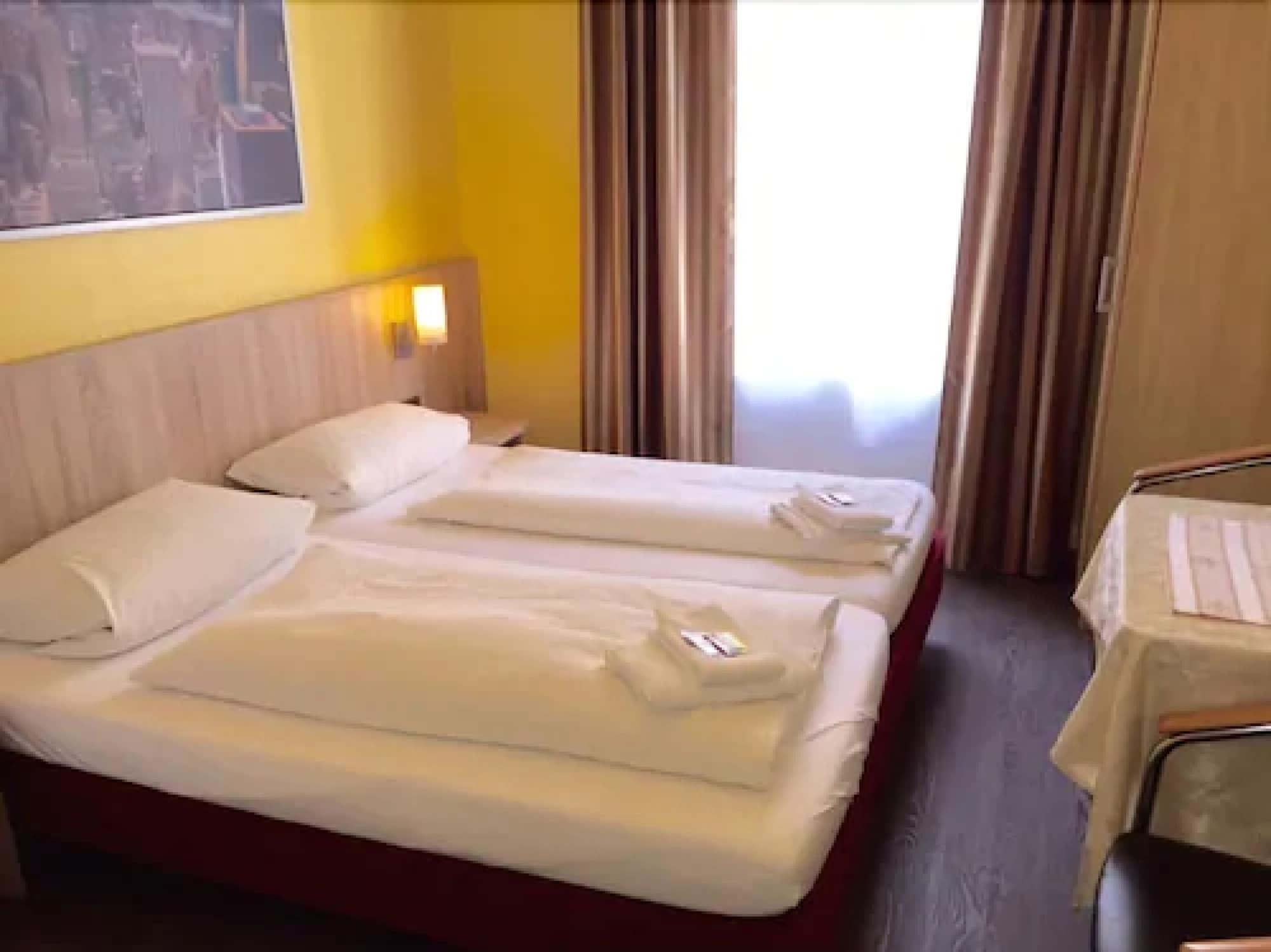 Hotel Kieler Hof 2*