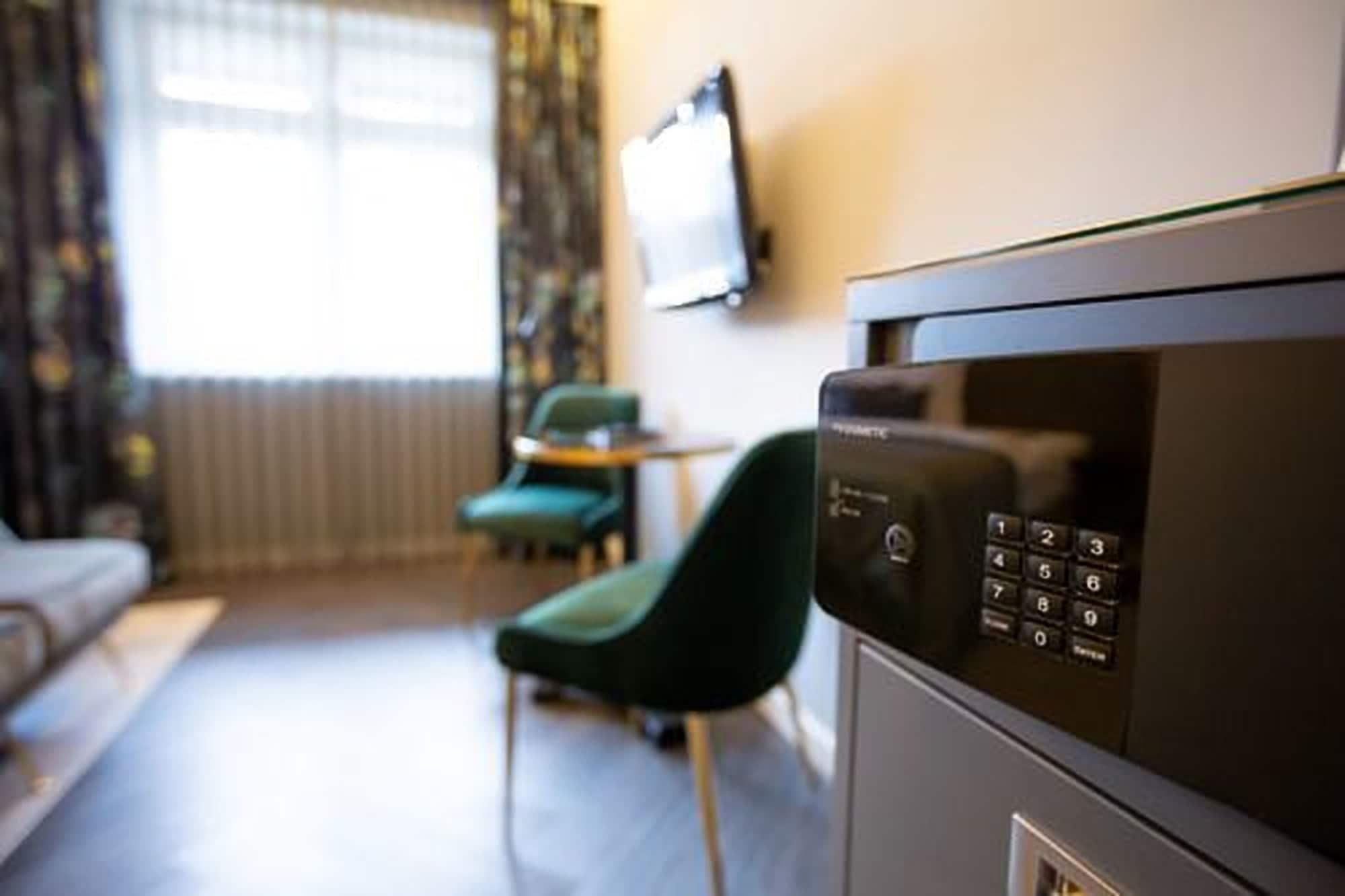 Boutique Poppenbütteler Hof 4*