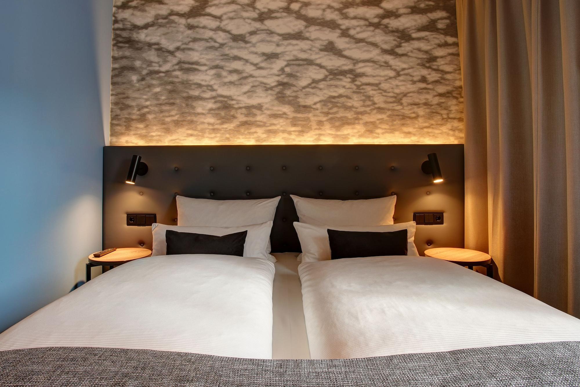 Boutique 125 Airport By Ina Hamburg