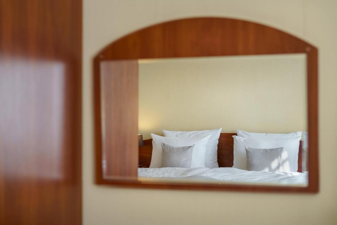Novum Kronprinz Hauptbahnhof Hotel 3*