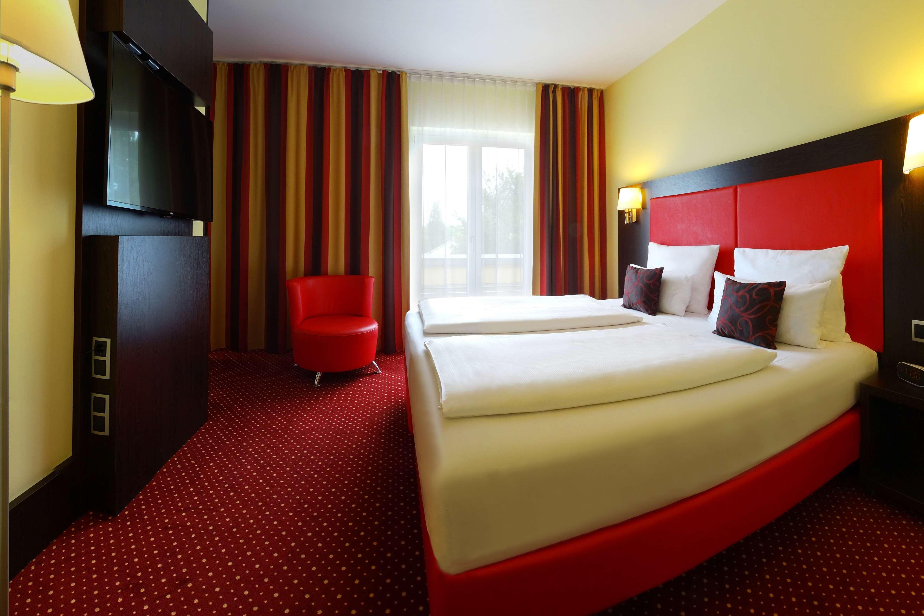 Western Plaza Hotel
