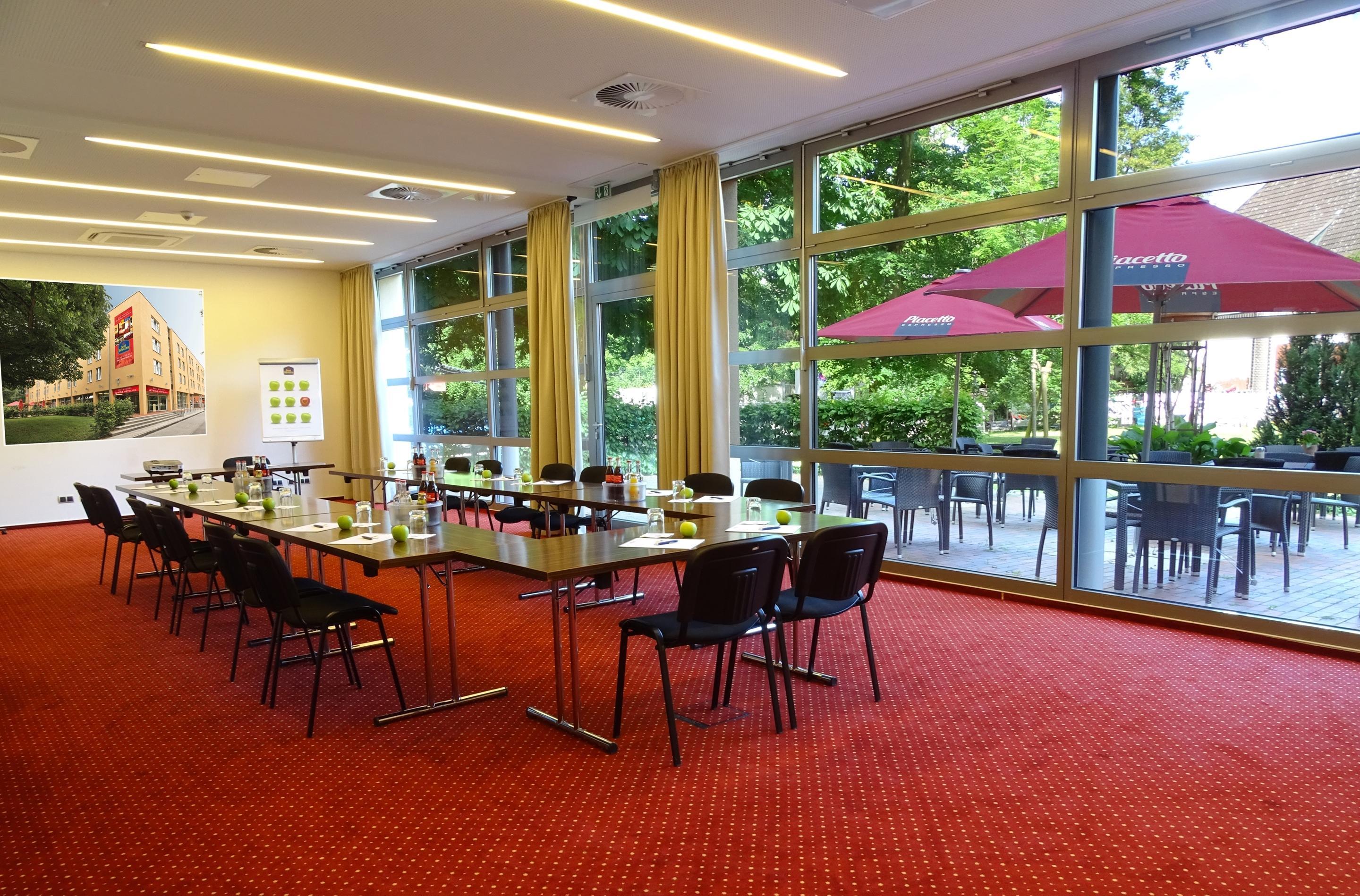 Western Plaza 4*
