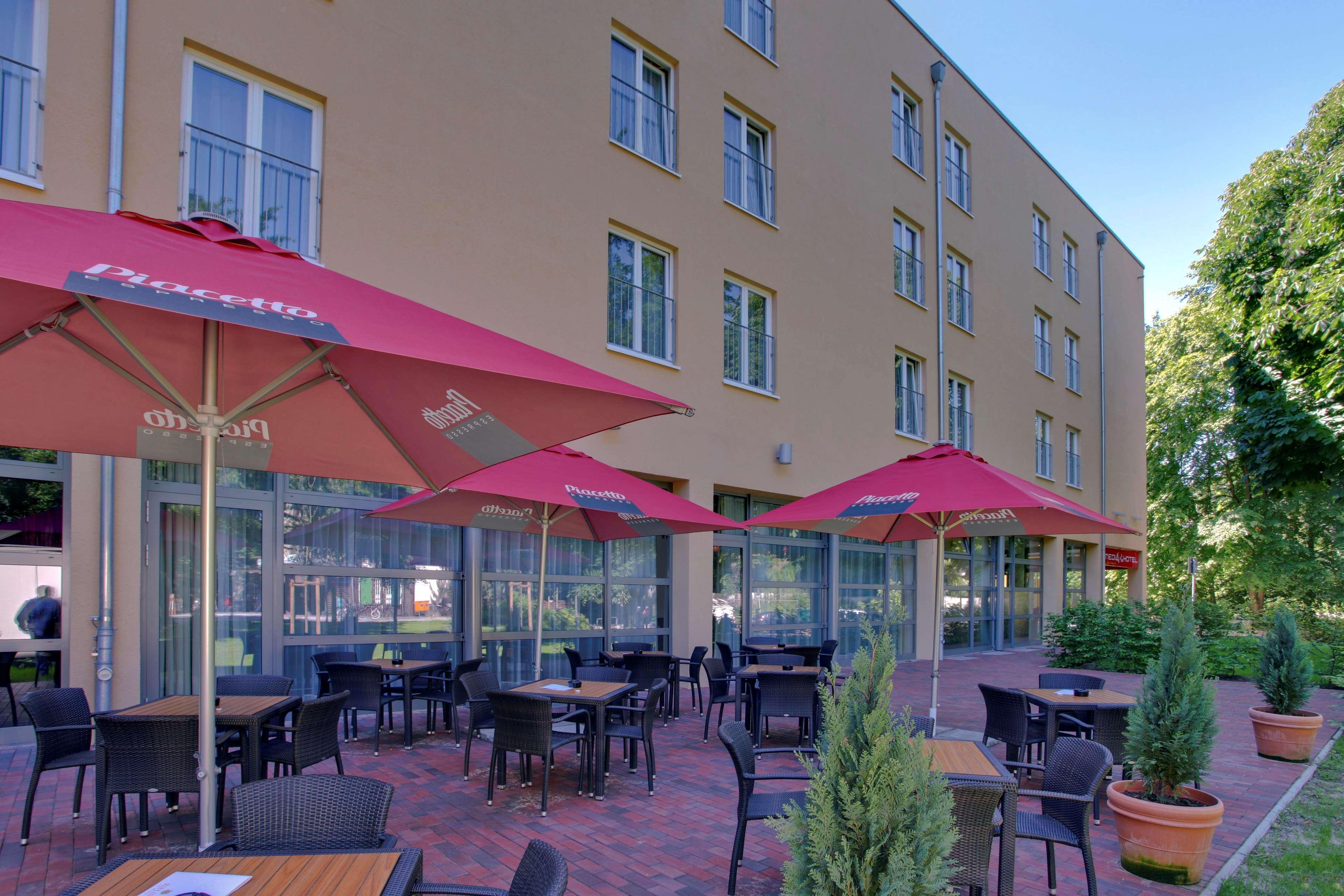 Hotel Western Plaza 4*