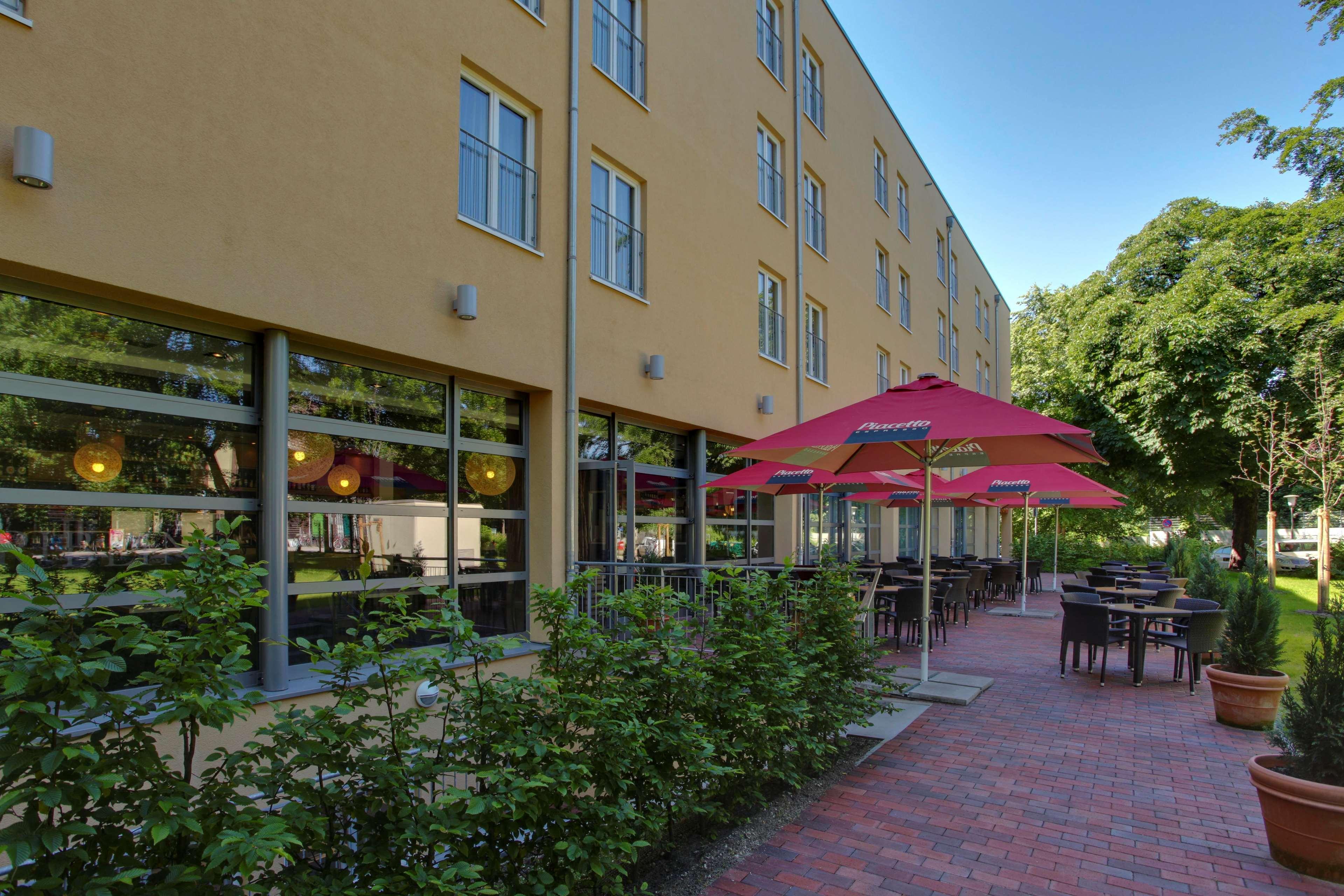Western Plaza Hotel 4*