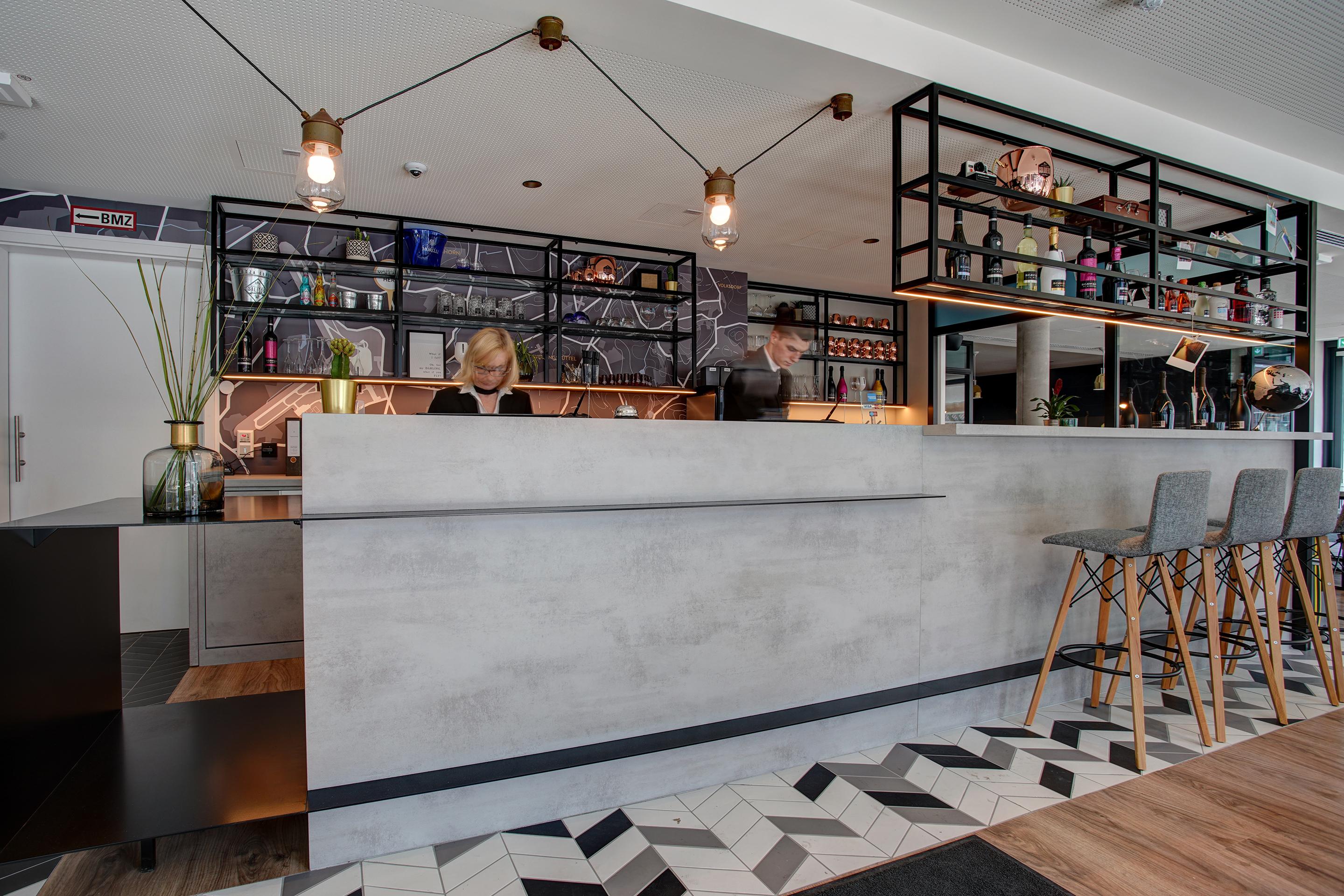Boutique 125 Airport By Ina Hamburg