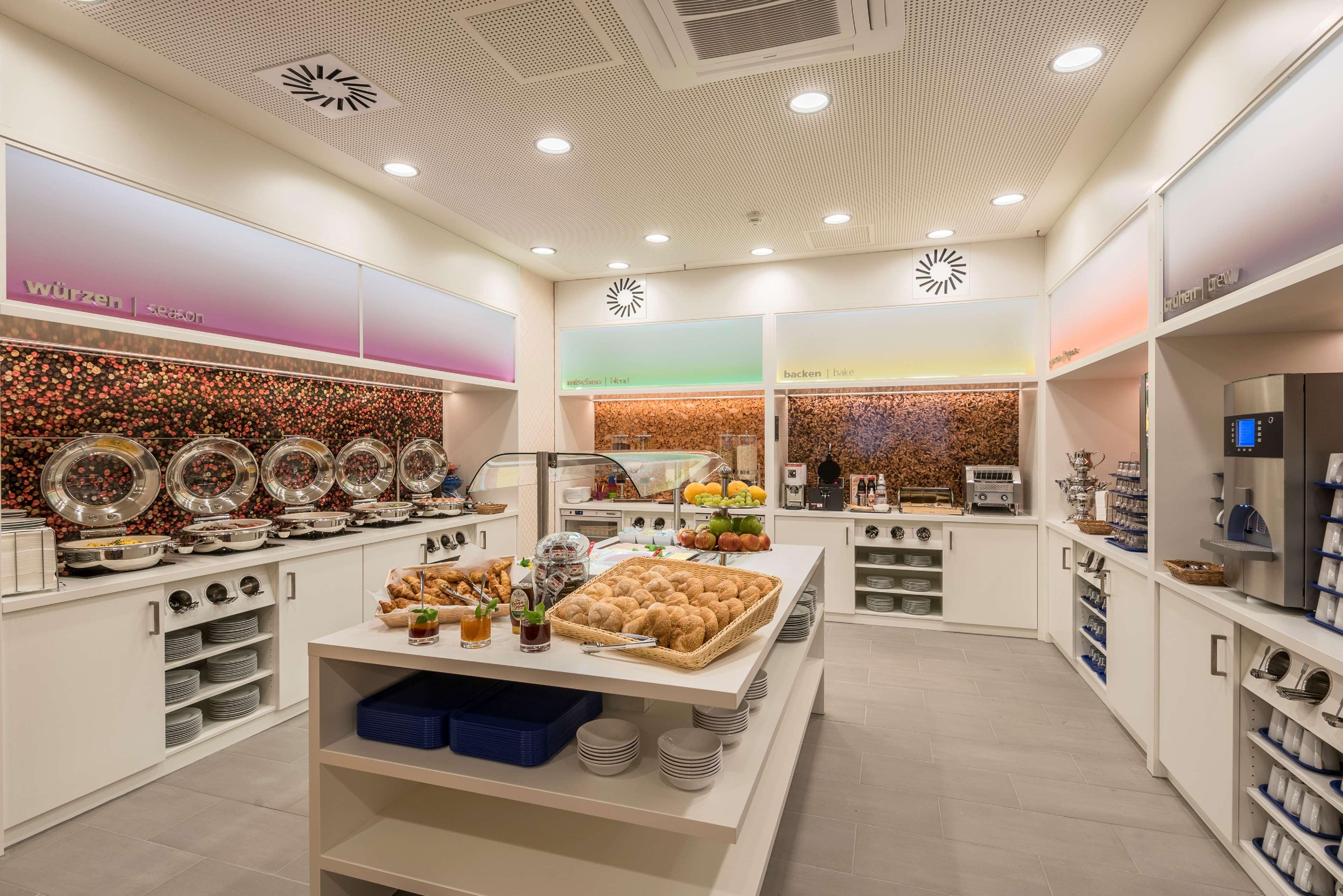 Hampton By Hilton Centre Hotel 3*