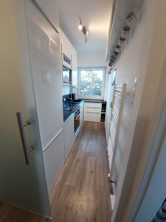 Apartment Zentrale 3-zi.-wohnung, 3 Gehminuten U-burgstraße U2 *
