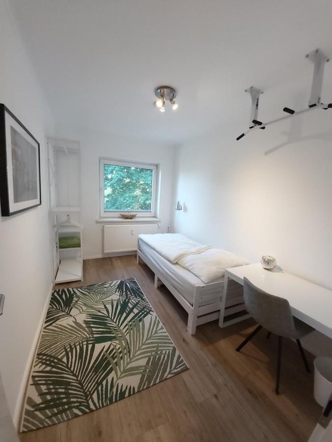 Zentrale 3-zi.-wohnung, 3 Gehminuten U-burgstraße U2 *